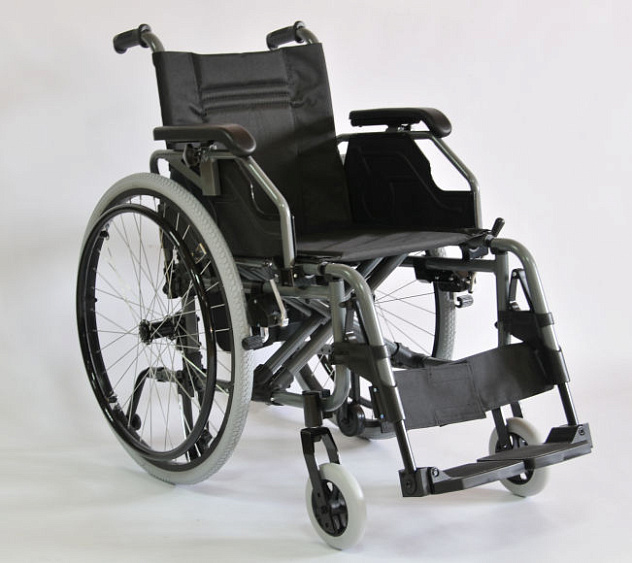 Коляска инвалидная FS 957LQ -46